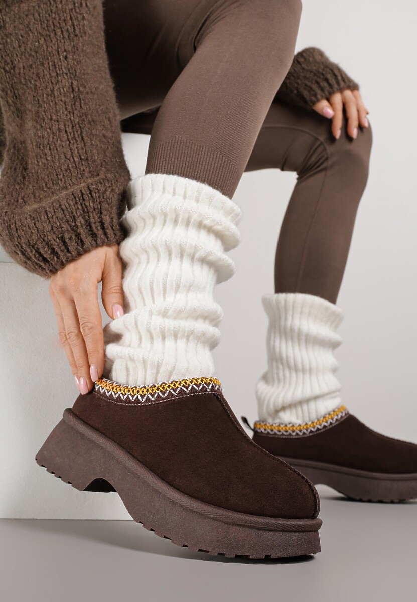 Czarne Śniegowce na Platformie z Niską Cholewką z Haftem Livitte