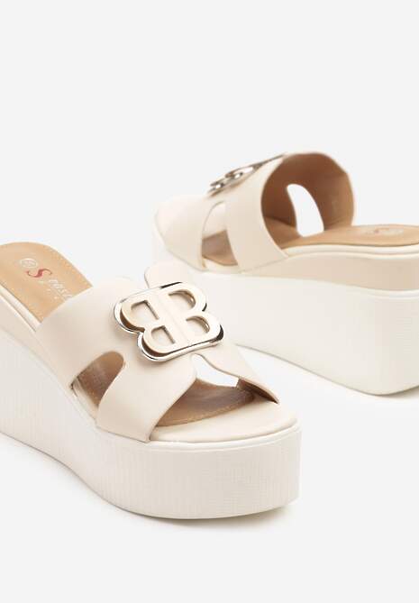 Beżowe Klapki na Platformie i Koturnie z Metaliczną Ozdobą Talieras