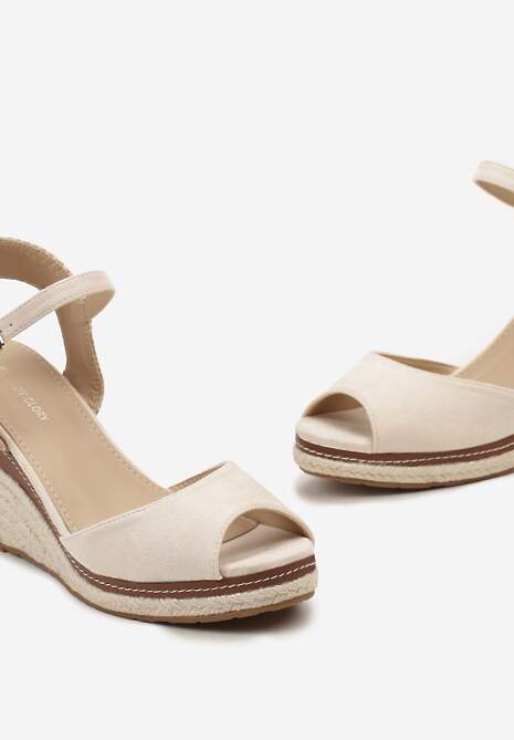 Beżowe Sandały na Koturnie Ozdobionym Plecionką z Juty Admerla