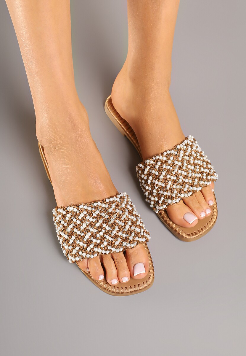 Ciemnobeżowe Płaskie Klapki Ozdobione Koralikami Soralia