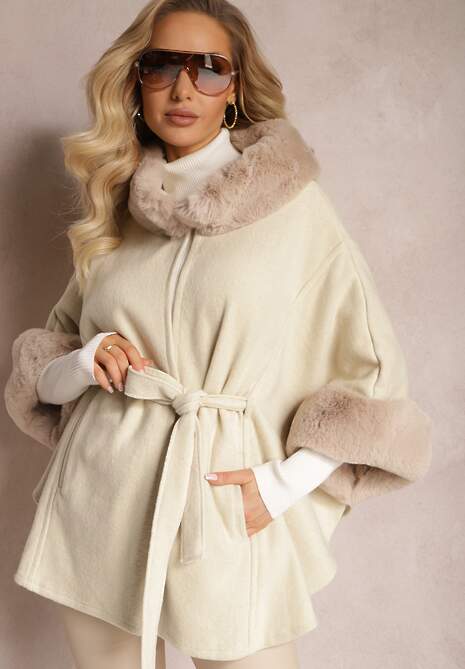 Beżowy Płaszcz Ponczo z Wiskozy z Paskiem i Futerkiem Roymessa