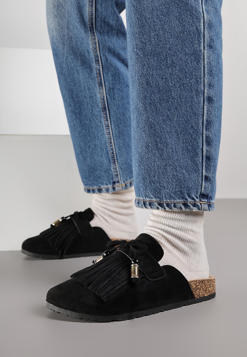 Czarne Boho Klapki Mule z Imitacji Zamszu z Frędzlami i Koralikami Elwedila