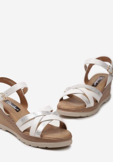 Białe Sandały Zapinane wokół Kostki na Koturnie z Ozdobną Metaliczną Nicią Idrasca