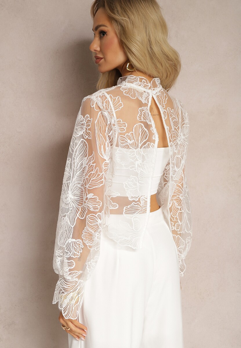 Biała Siateczkowa Bluzka ze Stójką z Haftowanym Kwiatowym Wzorem Alerfia