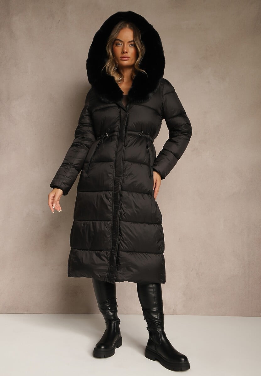 Czarna Puchowa Kurtka Pikowana o Długim Kroju z Kapturem z Futerkiem Bavea