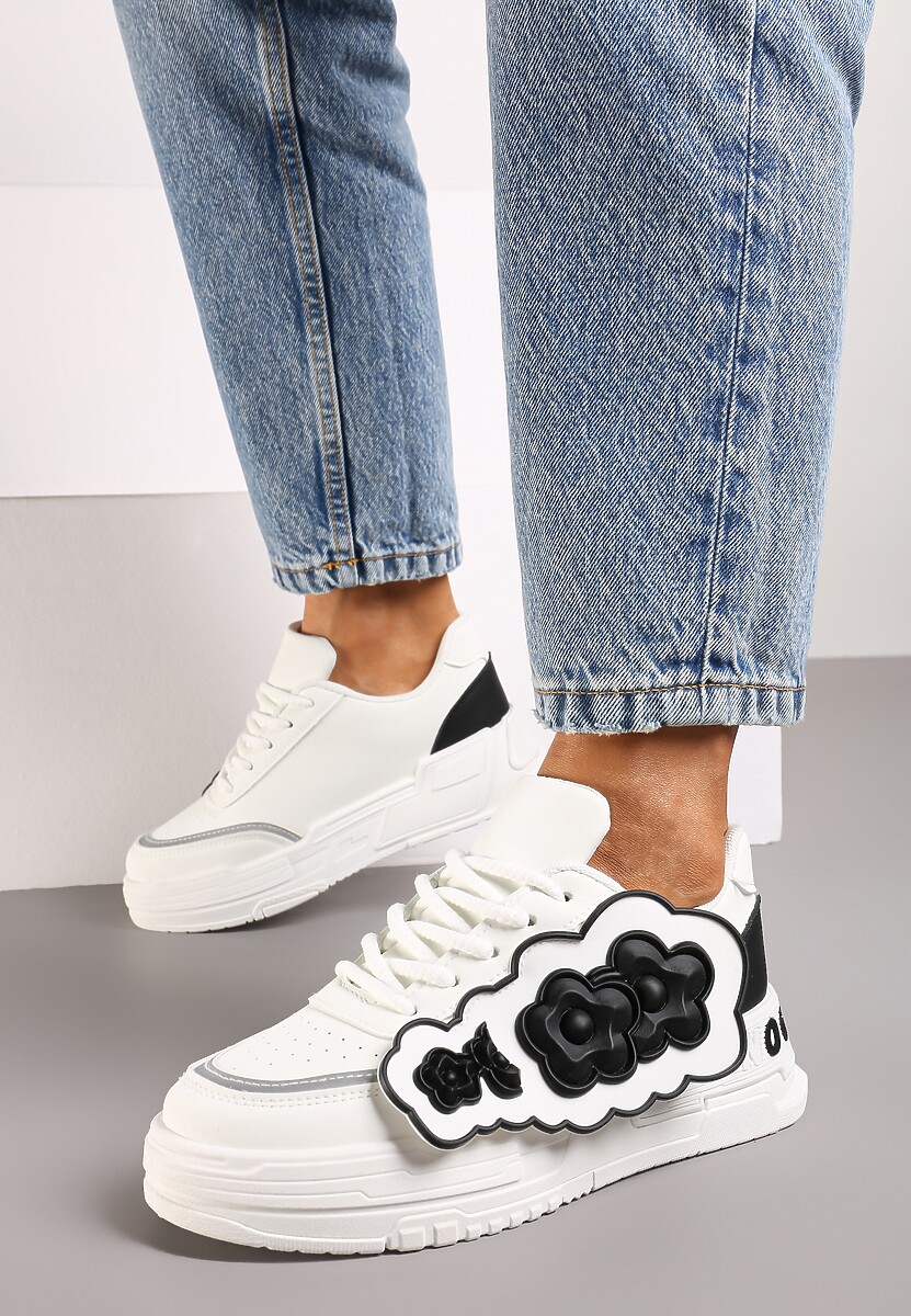 Biało-Czarne Sneakersy na Niskiej Platformie z Ozdobnymi Kwiatkami na Boku Benavilla