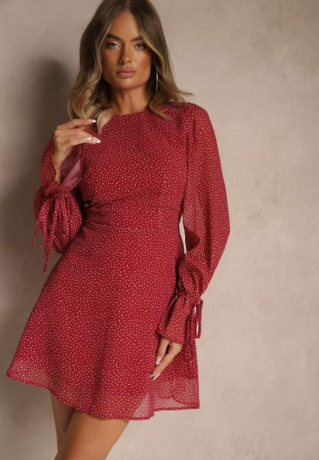 Bordowa Sukienka Vices Ozdobiona Transparentnymi Rękawami i Kropkami Celziva