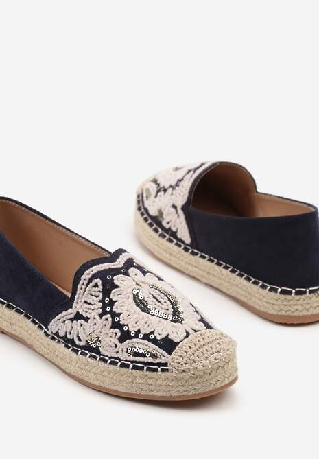 Granatowe Espadryle Ozdobione Haftem i Cekinami na Podeszwie z Plecionki Merindoria