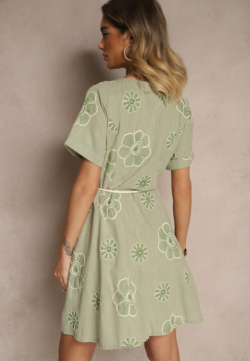 Jasnozielona Sukienka Boho Ozdobiona Sznurkiem i Haftami Evinelle