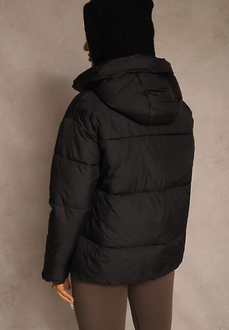 Czarna Pudełkowa Kurtka z Kapturem i Kieszeniami Zdobiona Pikowanymi Przeszyciami Issenia