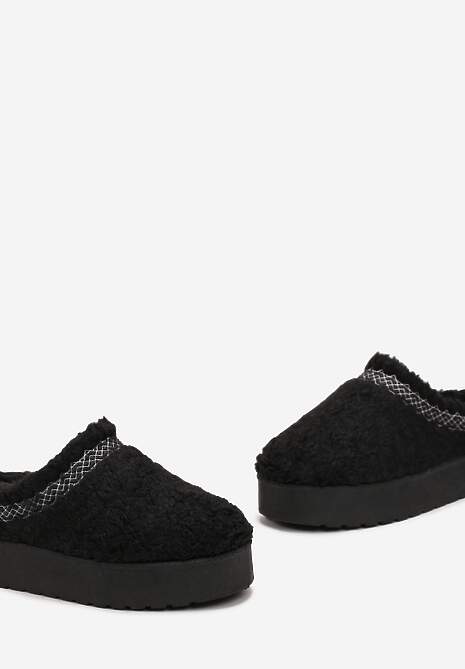 Czarne Kapcie na Platformie z Ozdobną Lamówką Topora