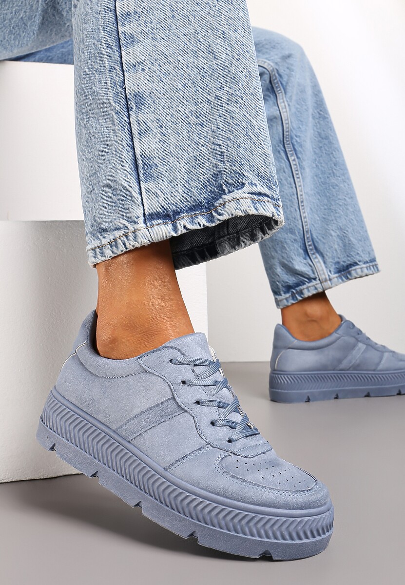 Czarne Sneakersy z Perforacją na Żłobionej Podeszwie Riparian Rights