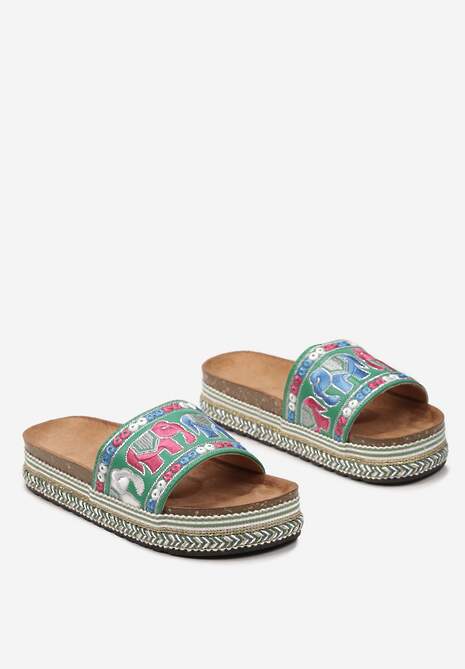 Zielone Klapki na Podeszwie w Paski z Haftowanym Motywem Słoni Istgare