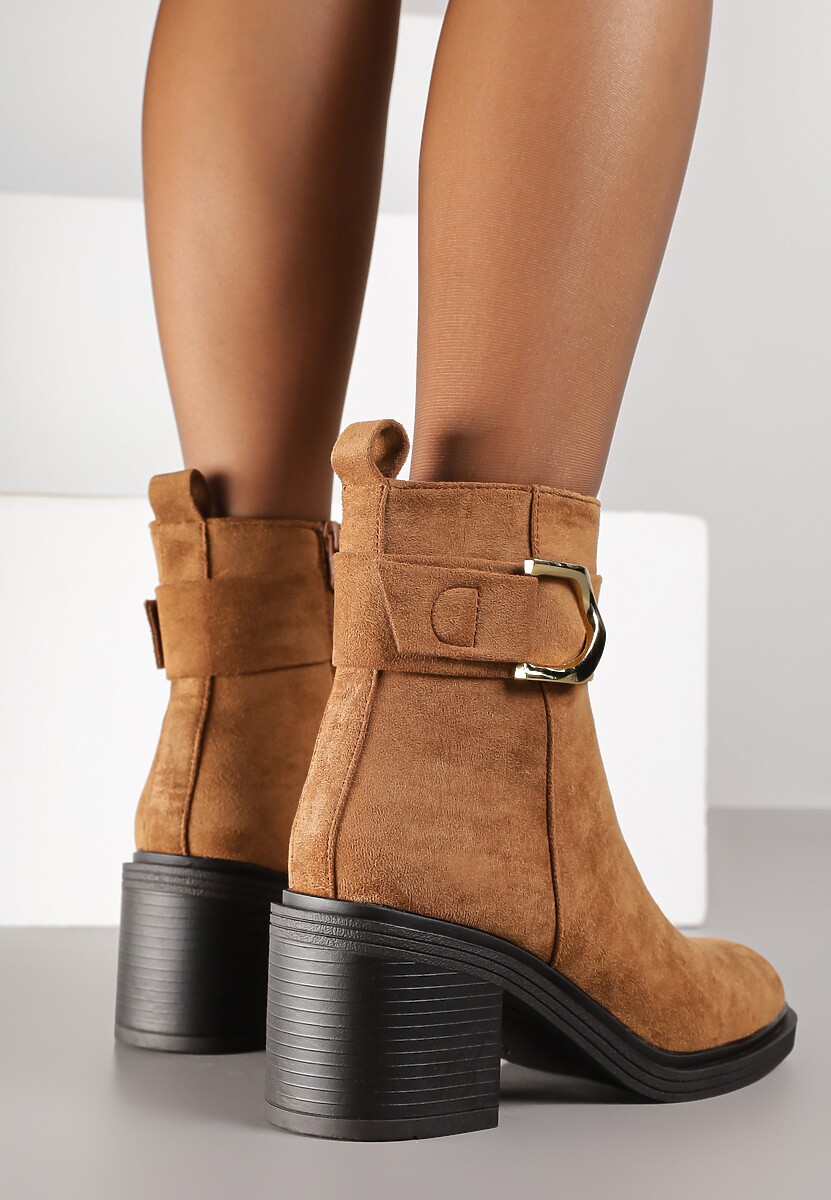 Brązowe Botki Sztyblety na Słupku z Ozdobnym Paskiem i Klamrą Irissara