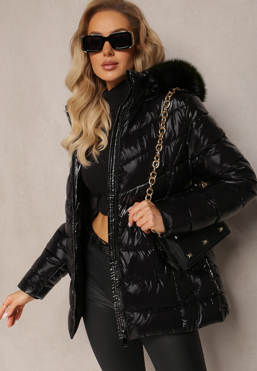 Czarna Pikowana Kurtka z Lekko Błyszczącym Efektem Ozdobiona Futerkiem Secire