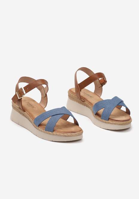 Niebieskie Sandały z Przeplatanymi Paskami o Metalicznym Połysku na Niskim Koturnie ze Sprzączką Urines