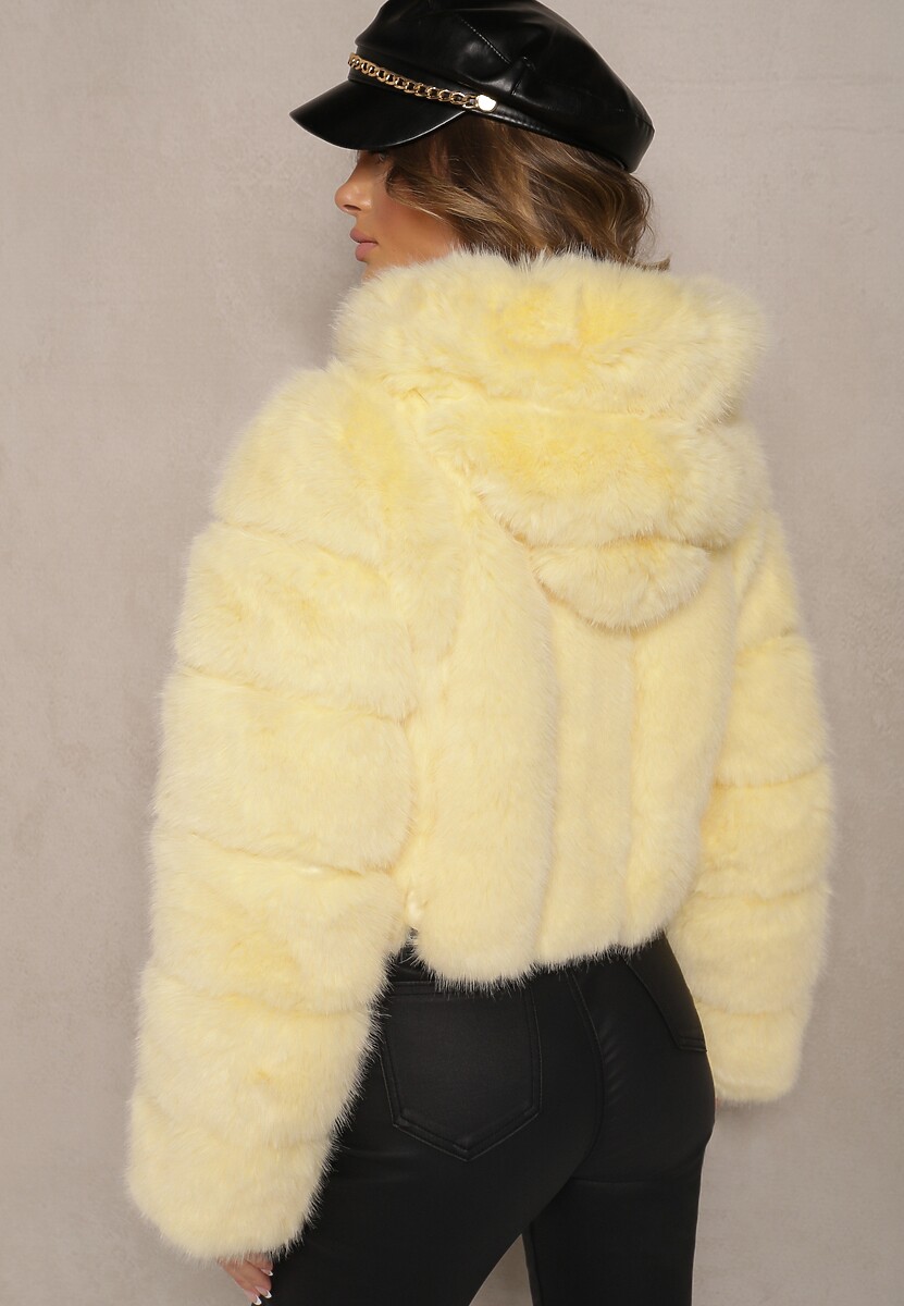 Żółta Krótka Kurtka Futerko z Pikowanymi Przeszyciami Kemeriana