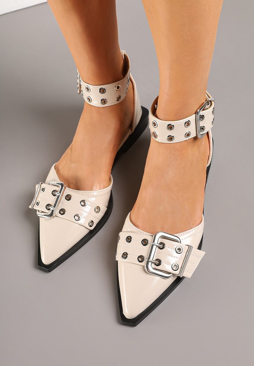 Beżowe Sandały Lakierowane z Ozdobnymi Klamrami Cleia