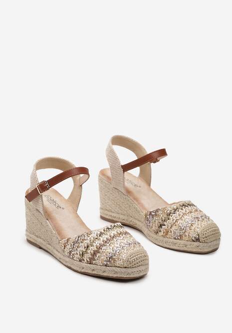 Beżowe Sandały ze Sprzączką na Plecionym Koturnie Niwila
