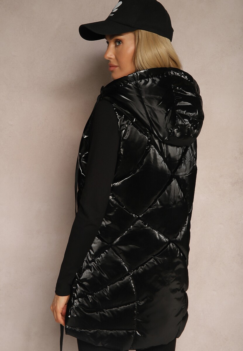 Czarna Kamizelka Metaliczna z Pikowaniem i Kapturem Nerianae