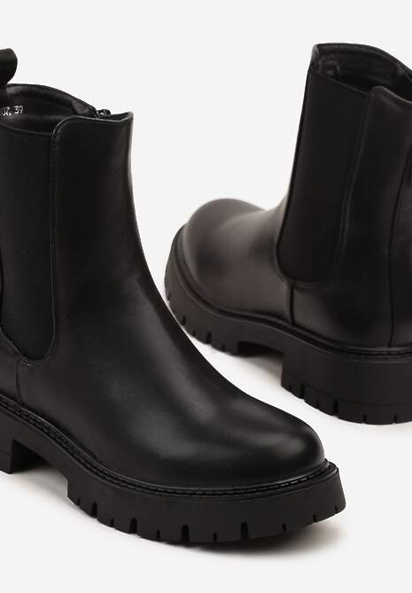 Czarne Botki Typu Sztyblety Zdobione Aplikacją Naladeia