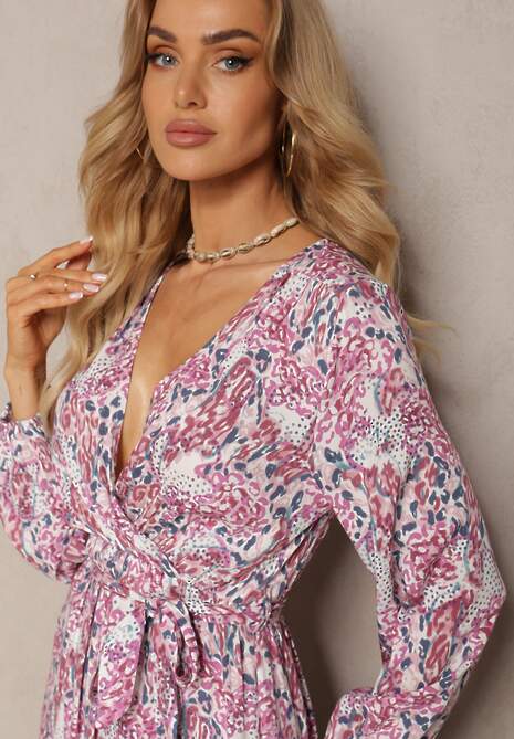 Biało-Czerwona Sukienka z Wiskozy z Trójkątnym Dekoltem i Gumką w Talii z Materiałowym Paskiem Funella