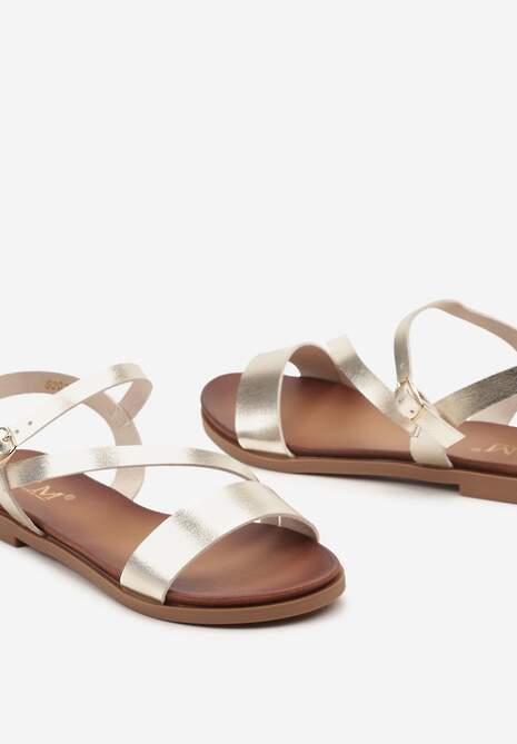 Złote Sandały na Płaskiej Podeszwie w Klasycznym Stylu ze Sprzączką Minni