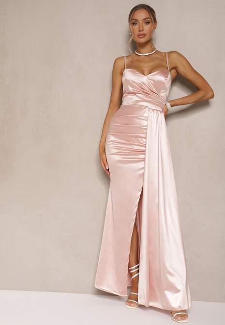 Różowa Sukienka Satynowa z Marszczeniem i Ozdobnym Trenem Katiriva