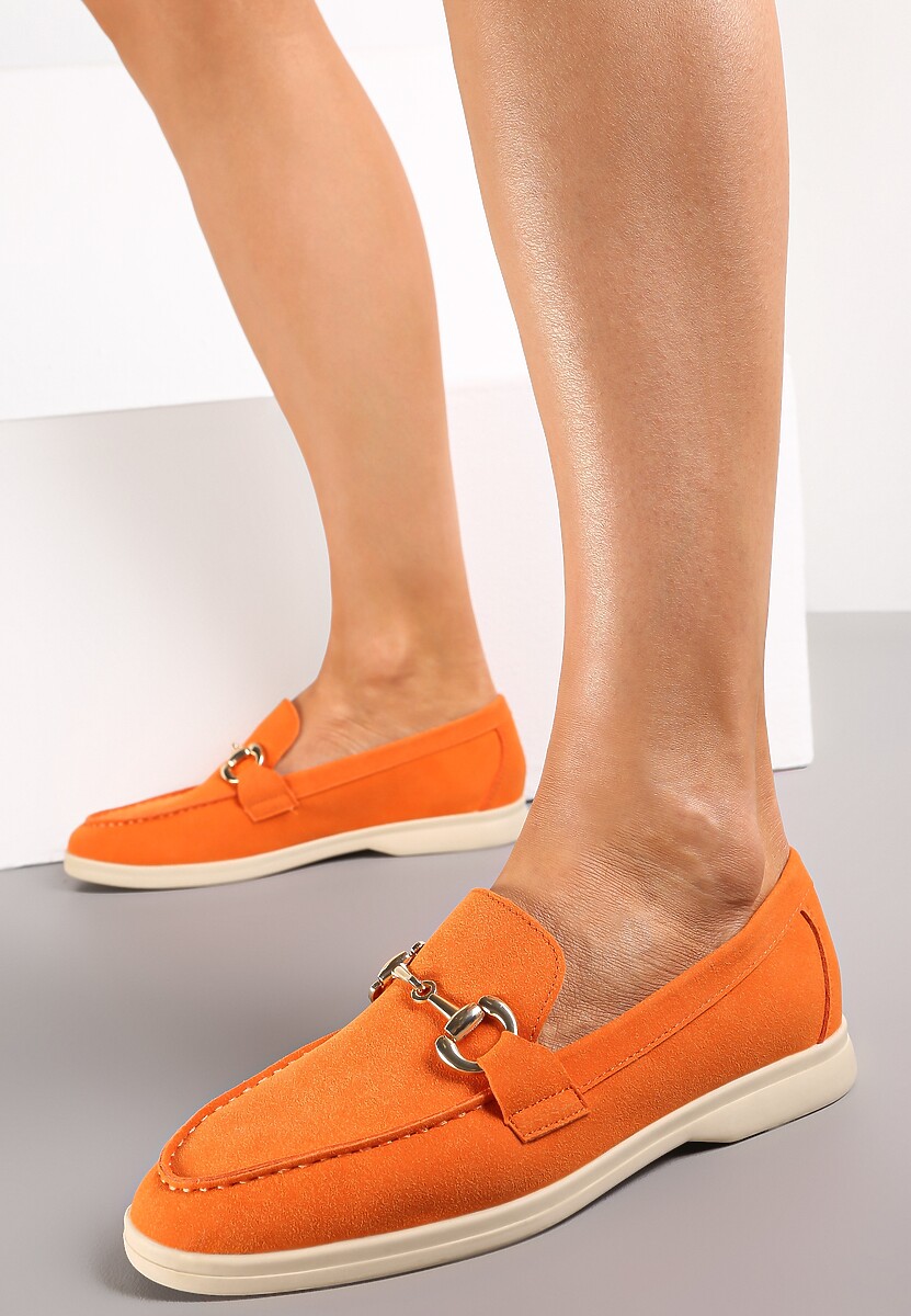 Pomarańczowe Mokasyny na Płaskiej Podeszwie z Przeszyciami i Ozdobną Klamerką Alenor