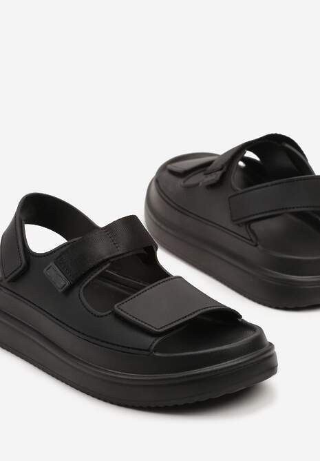 Czarne Sandały na Niskiej Platformie z Rzepami Taskio