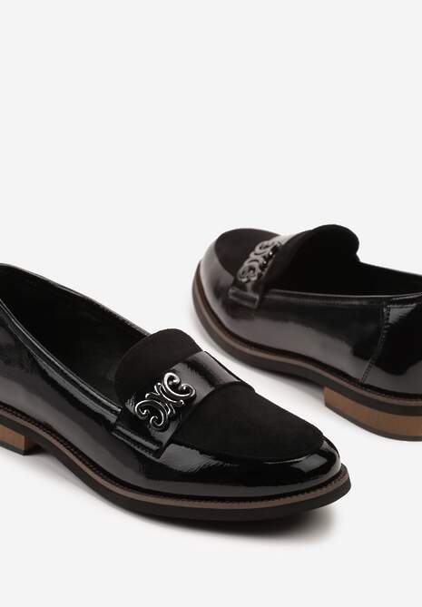 Czarne Mokasyny Lakierowane z Metaliczną Ozdobą Nilionis