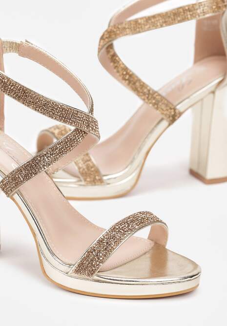 Złote Sandały z Paskami w Cyrkonie na Słupku Aldotha