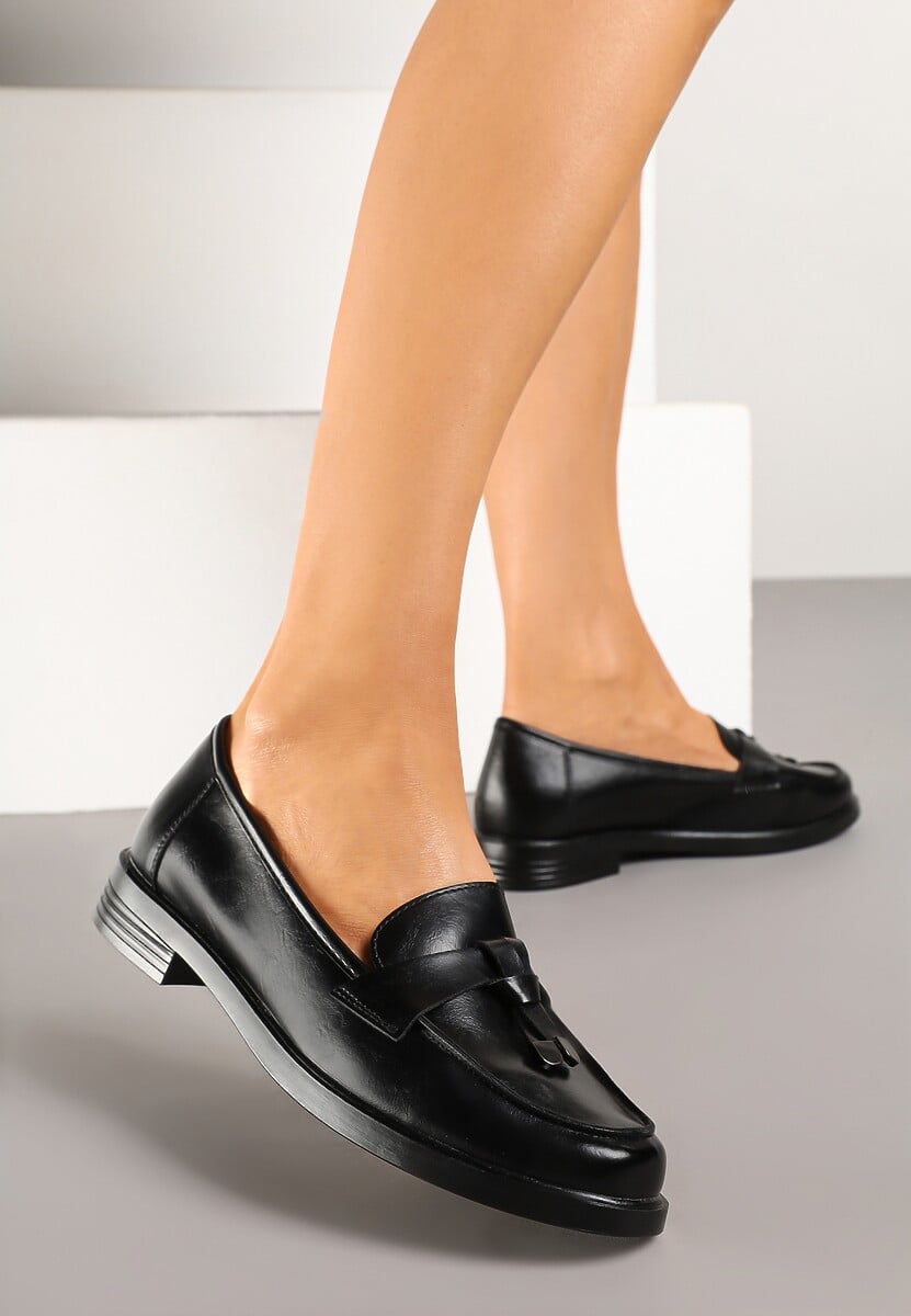 Czarne Mokasyny z Frędzlami i Skórzaną Wkładką Nithdra