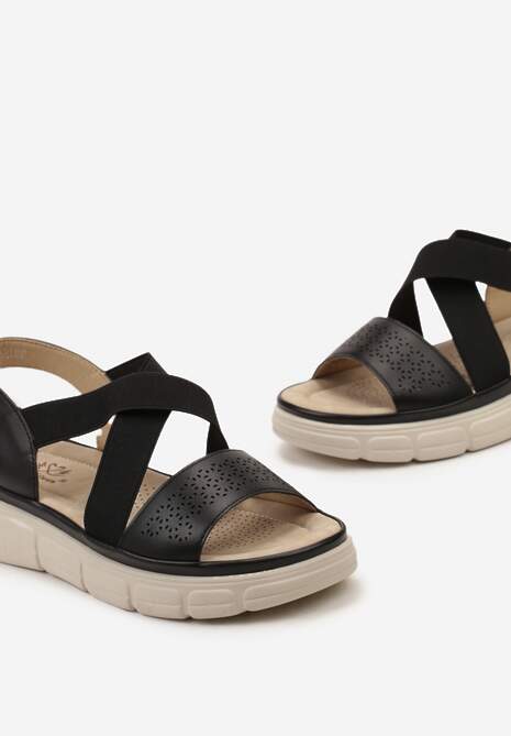 Czarne Sandały z Ażurowym Paskiem na Niskiej Platformie Erviana
