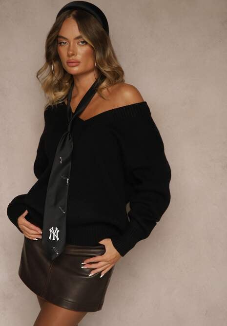 Czarny Sweter z Kaszmirem i Trójkątnym Dekoltem Plenne