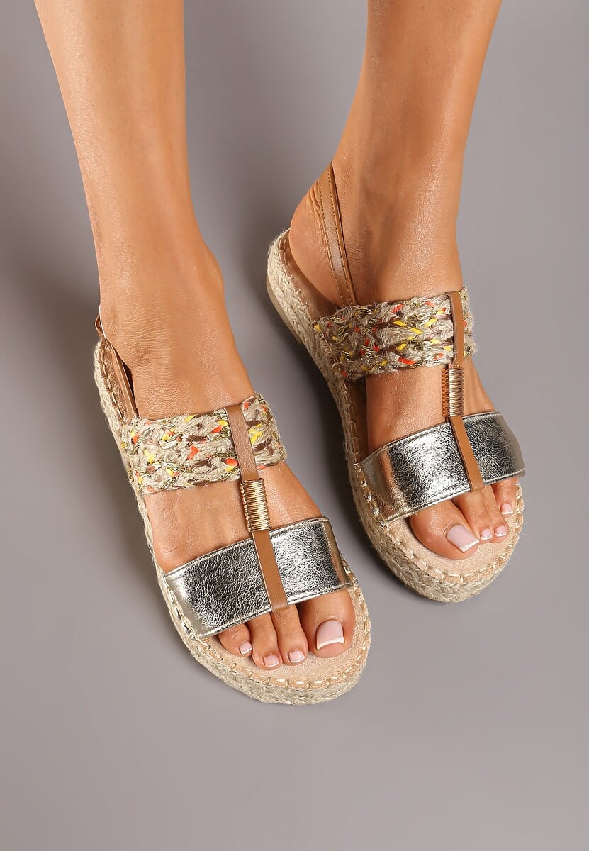 Złote Płaskie Sandały z Plecioną Podeszwą i Ozdobnymi Paskami Terndia