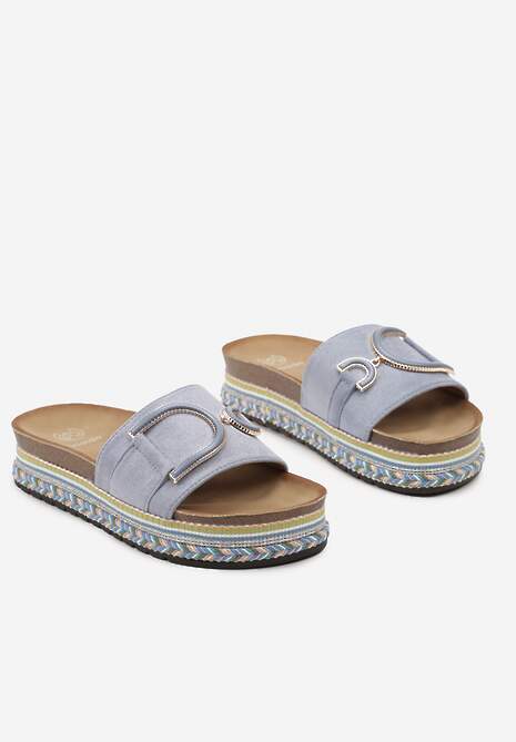 Niebieskie Klapki z Wyściółką z Imitacji Skóry na Płaskiej Podeszwie z Metalową Ozdobą Caloen