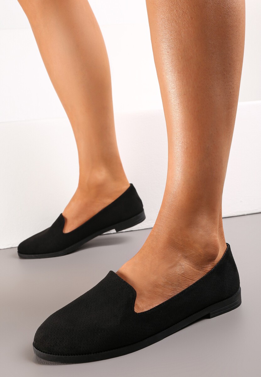 Różowe Mokasyny z Ozdobną Perforacją na Płaskiej Podeszwie Laurielle