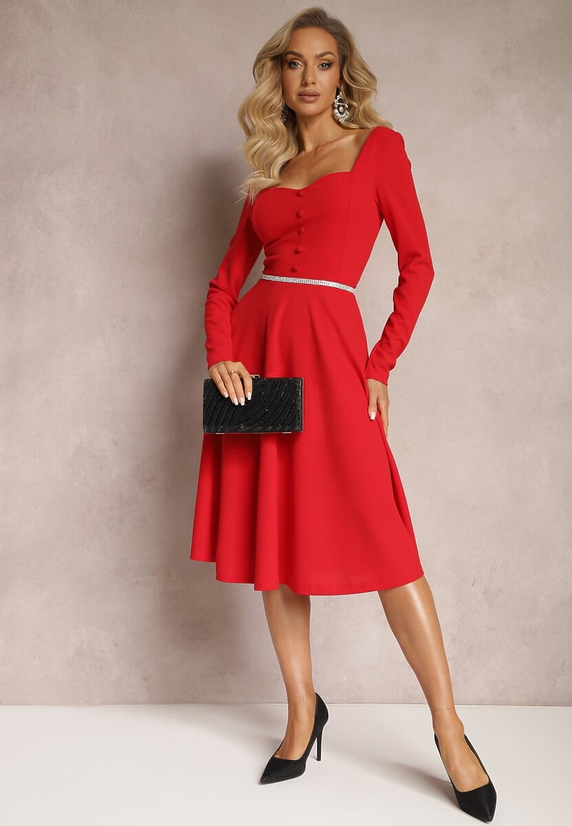 Czerwona Rozkloszowana Sukienka Midi z Guzikami i Głębokim Dekoltem Salaria