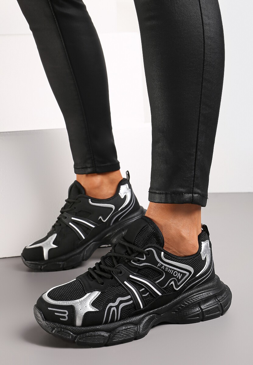 Czarne Sznurowane Buty Sportowe na Płaskiej Podeszwie z Siateczką i Ozdobnymi Wstawkami Bellaraz