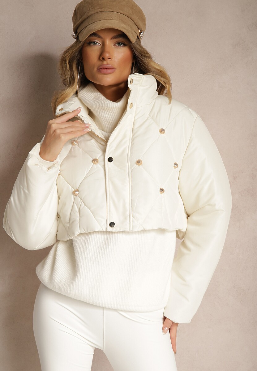 Jasnobeżowa Krótka Kurtka Puffer ze Stójką i Pikowanymi Przeszyciami Ozdobiona Napami Zinovira