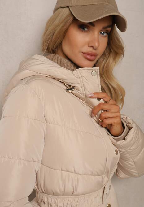 Jasnobeżowa Długa Kurtka Pikowana z Kapturem i Paskiem Verrina
