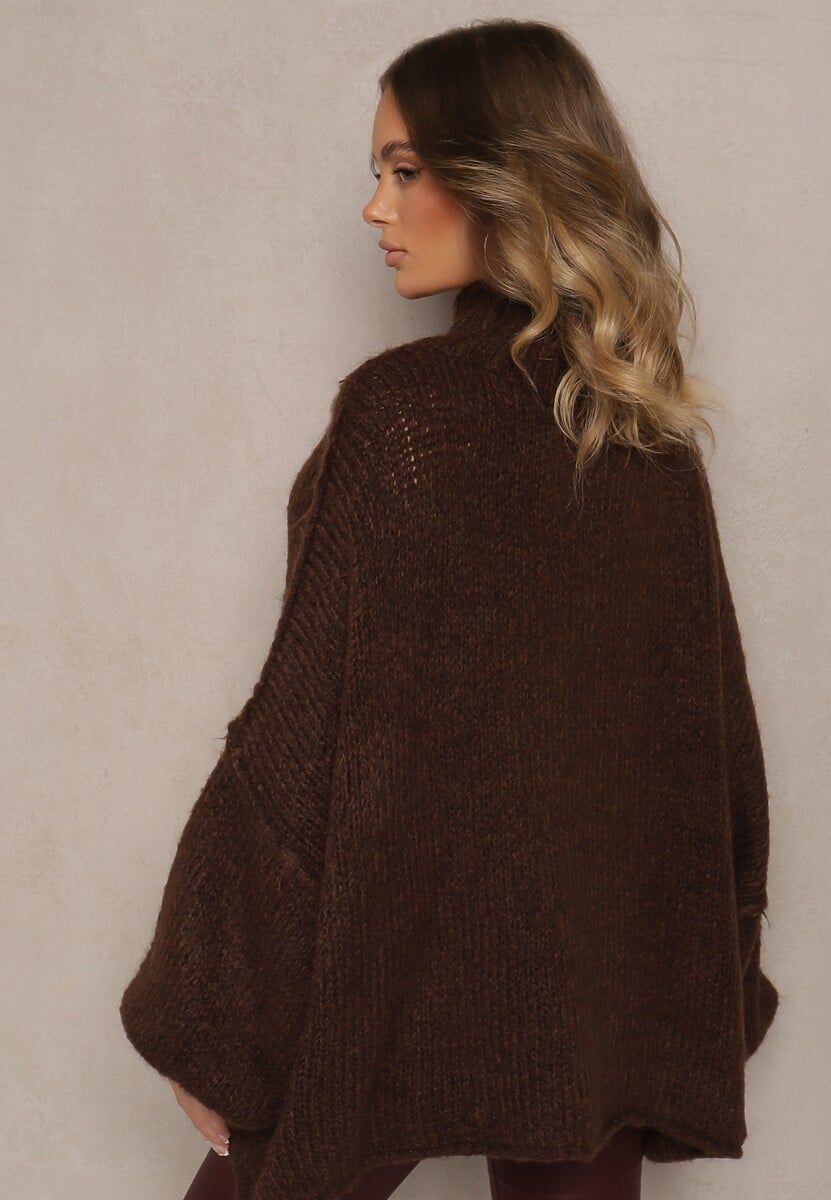 Brązowy Golf Oversize z Wełną z Opadającą Linią Ramion Lilirea