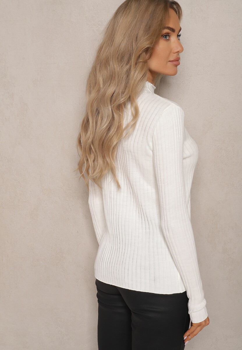 Jasnobeżowy Prążkowany Sweter z Półgolfem Kikisha