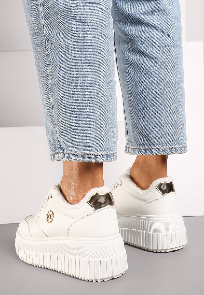 Białe Sneakersy na Platformie z Tłoczeniem Ozdobione Sznurowaniem i Metaliczną Aplikacją Tiliel