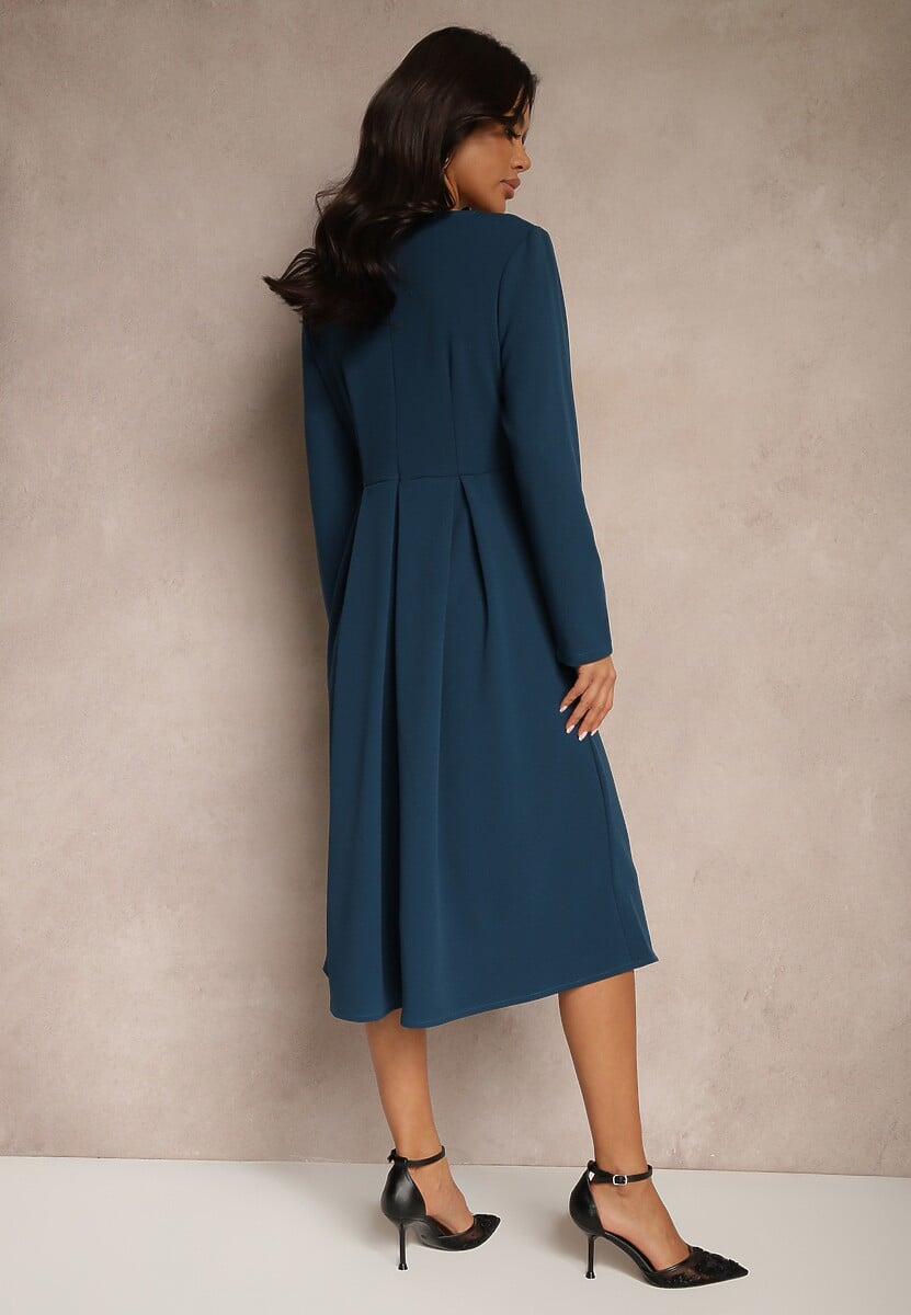 Granatowa Sukienka o Rozkloszowanym Kroju z Trójkątnym Dekoltem Temivara