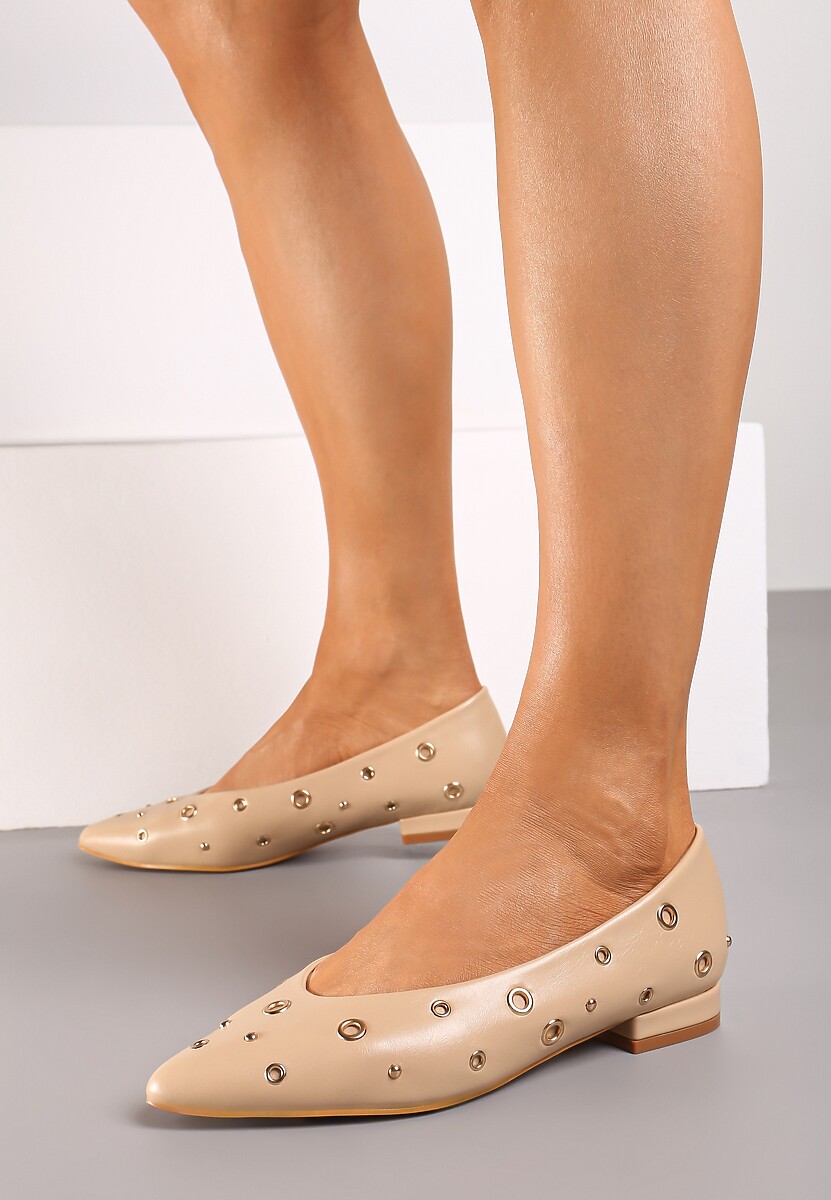 Beżowe Czółenka na Niskim Obcasie Ozdobione Metalicznymi Kółeczkami Erisellea