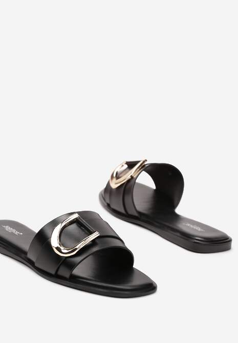 Czarne Casualowe Klapki na Płaskiej Podeszwie Wykończone Metalową Ozdobą Memoria