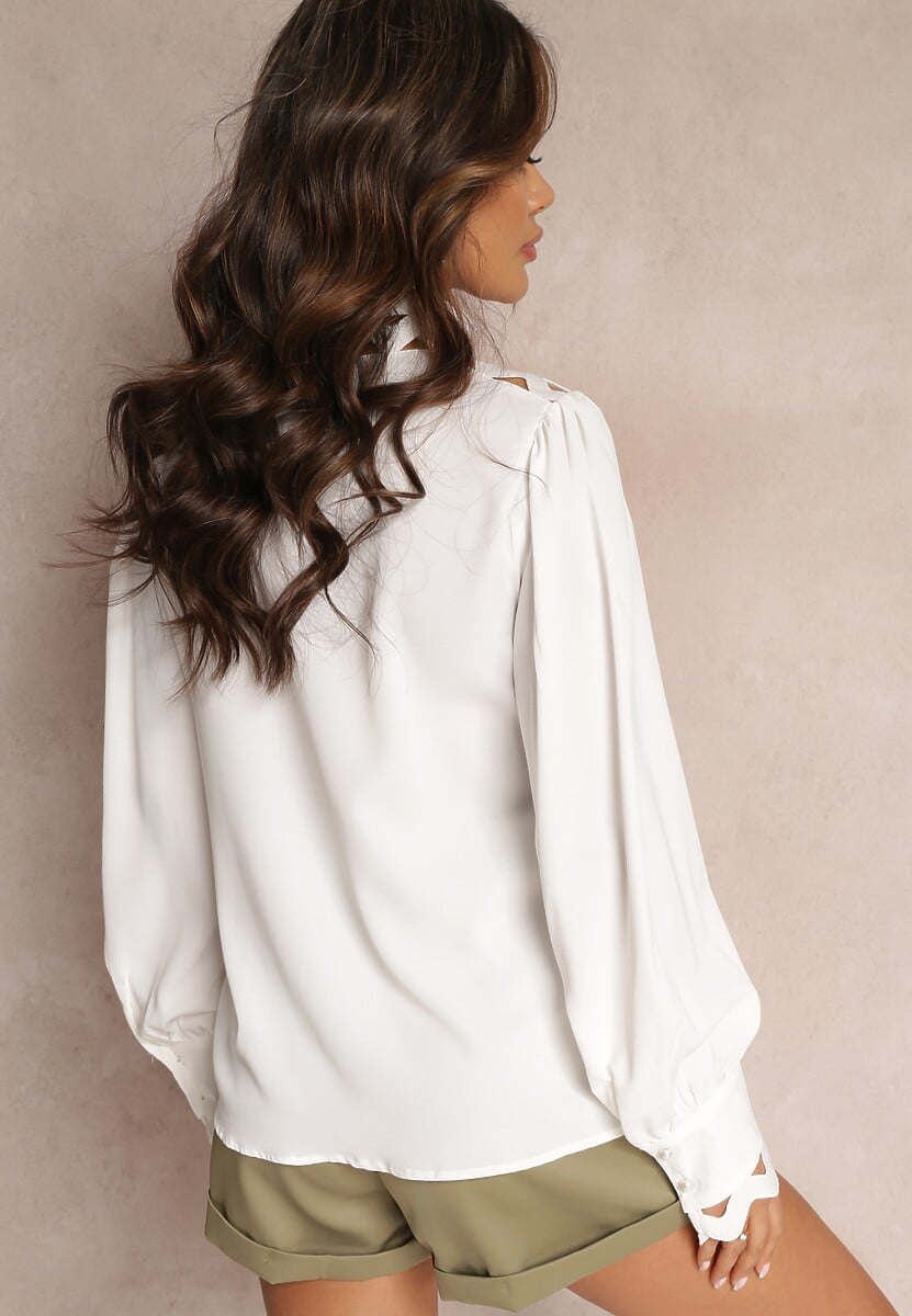 Biała Koszula z Koronkową Wstawką i Stójką Rosi