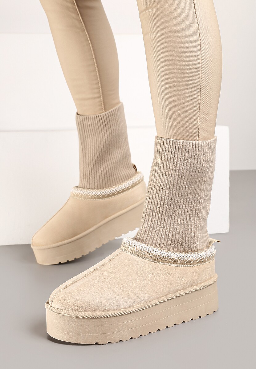 Beżowe Śniegowce na Platformie z Ozdobną Dopasowaną Cholewką i Haftowanymi Obszyciami Tinnacilia